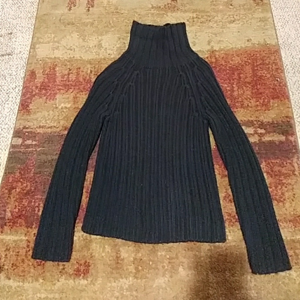Women's sweater
